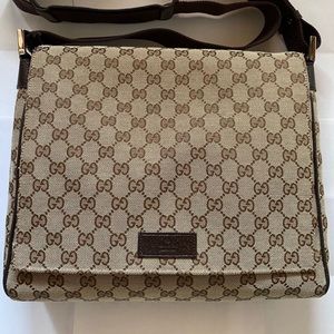 Gucci Monogram Messenger Bag like NEW!